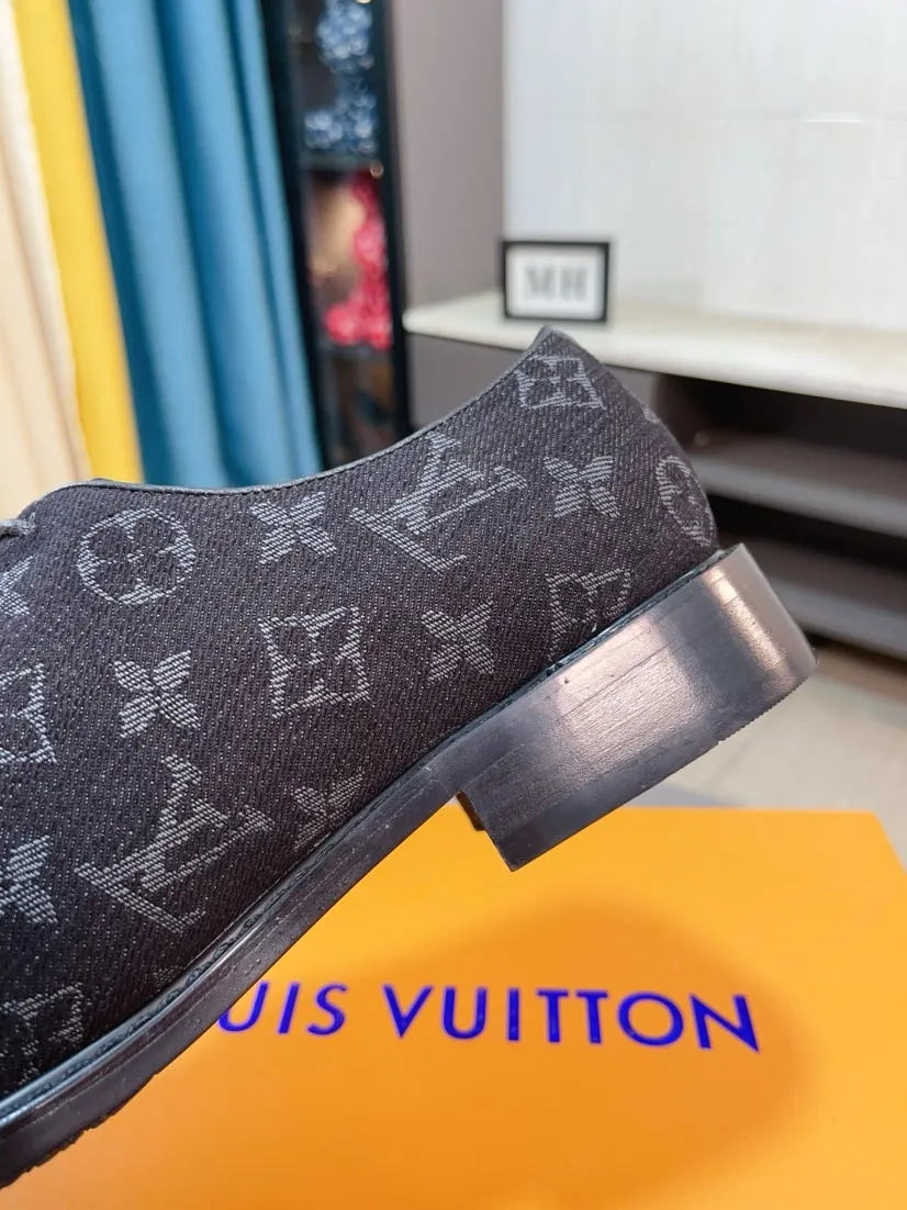 Ex-factory price 720🌹🌹High version [LV] Louis Vuitton's popular casual leather shoes🎖Fashionable and elegant🎖🎖Material: Original imported open-edge beaded cowhide, washed cowhide leather lining, original open-molded rubber outsole, high-end and classy, ​​elegant quality, instantly transforming into a handsome man ❤❤Standard\nNumber: 38-44